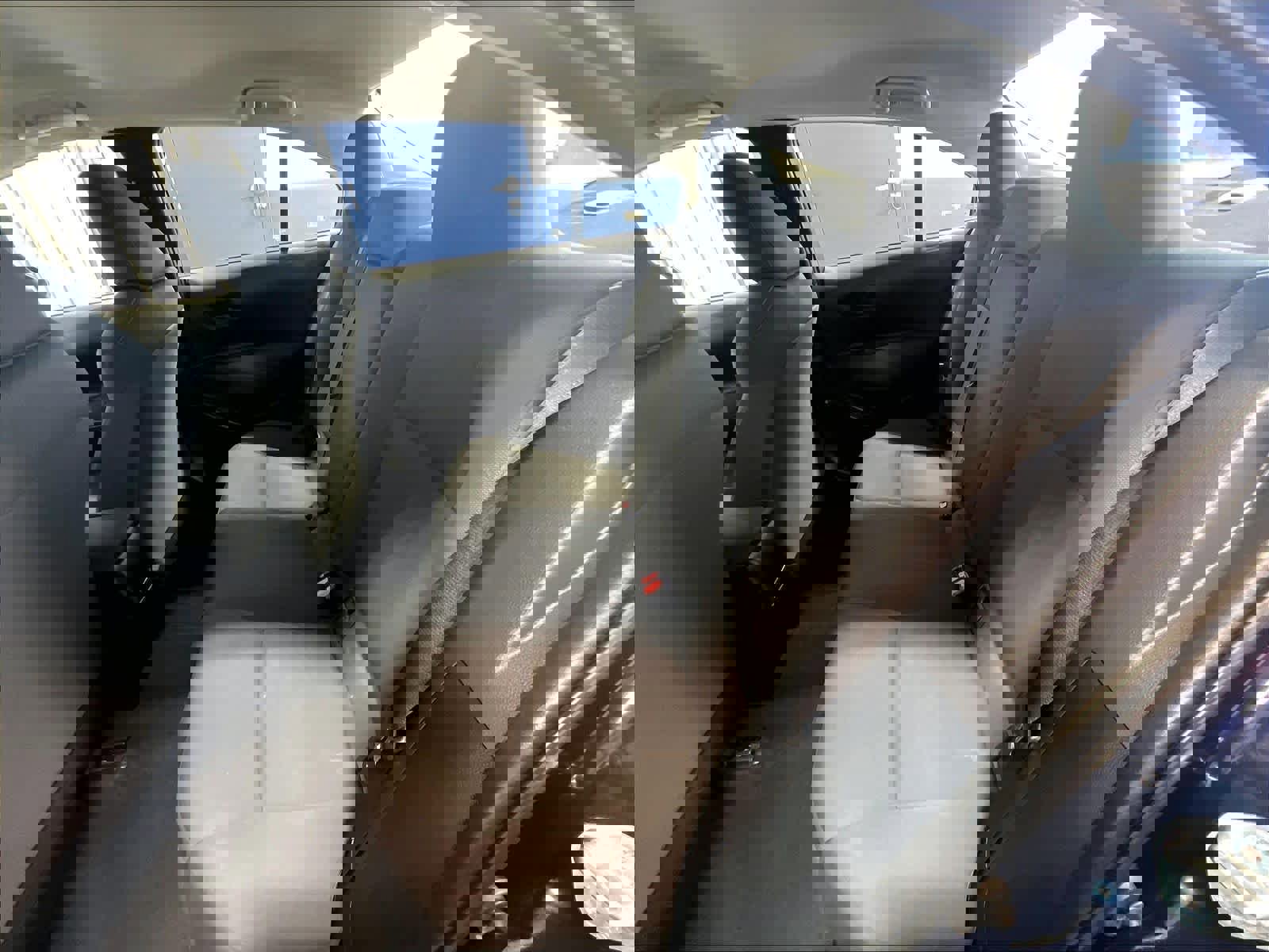 Used 2022 Toyota Corolla LE FWD image 15