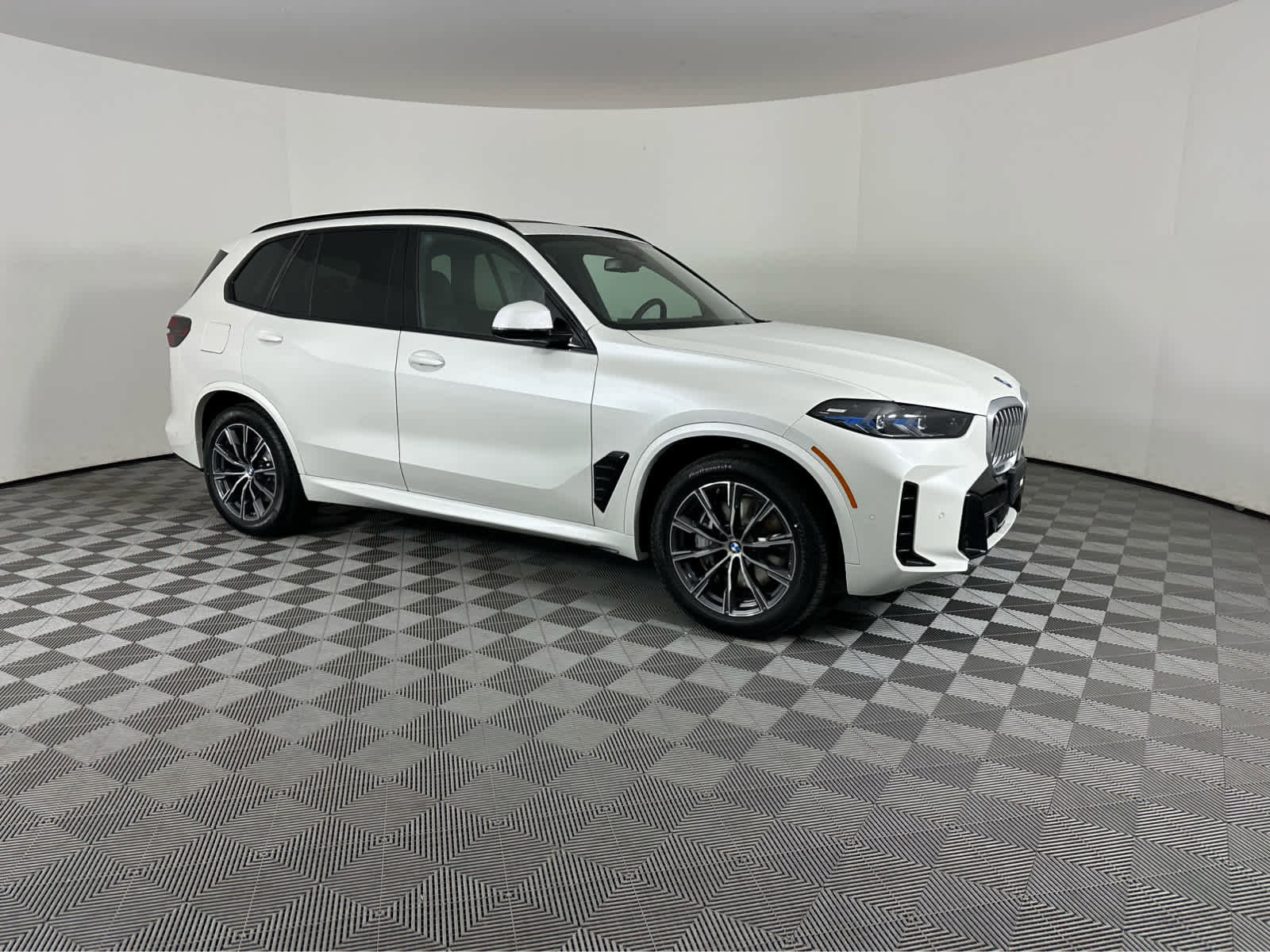 New 2026 BMW X5 xDrive50e w/ M Sport Package