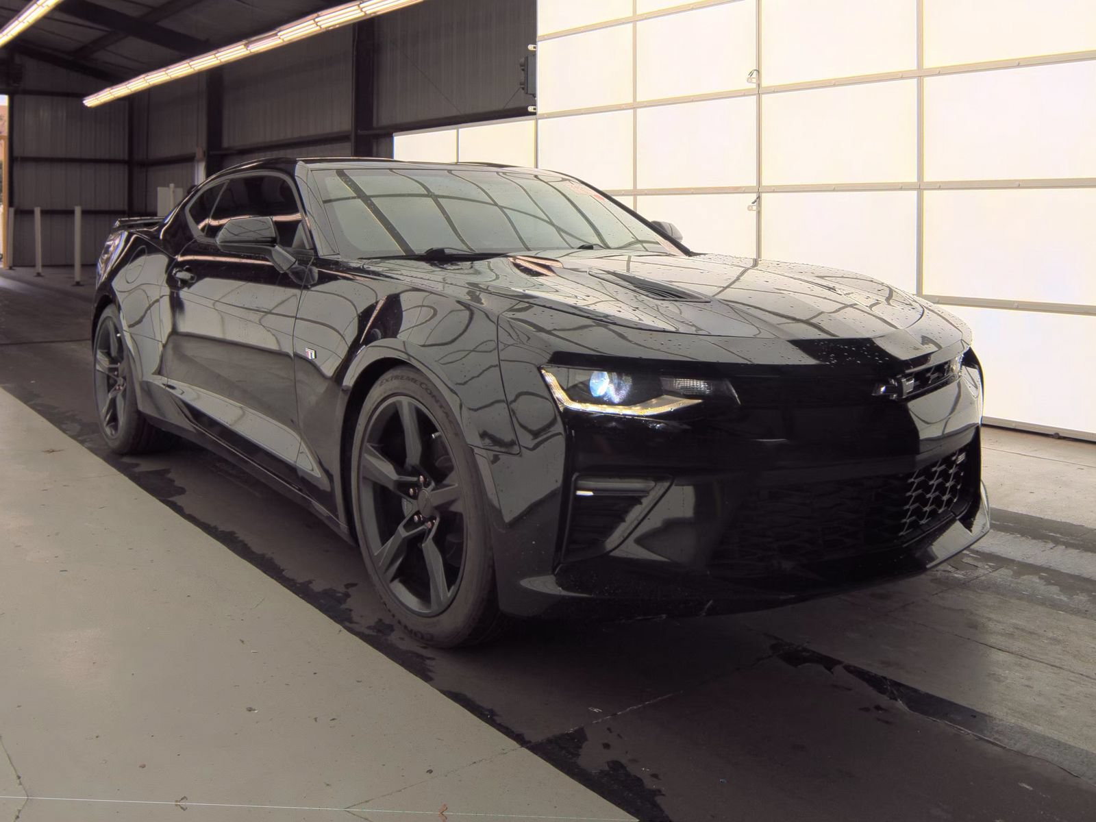 Used 2018 Chevrolet Camaro SS RWD image 4