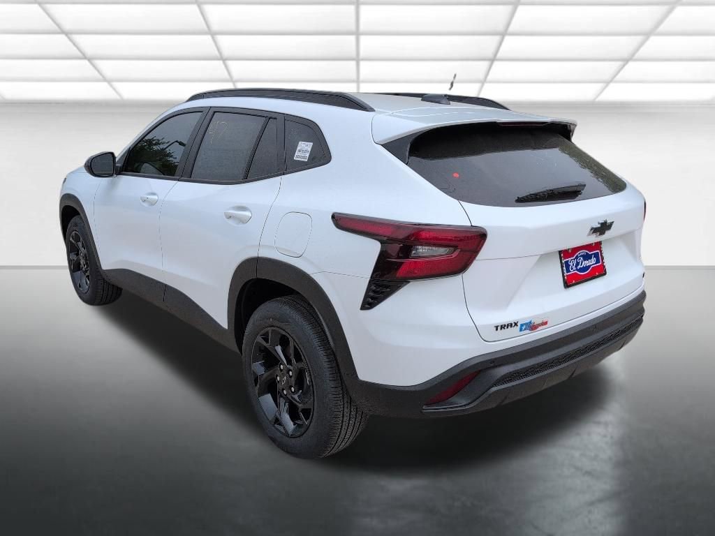 New 2026 Chevrolet Trax LT FWD image 2