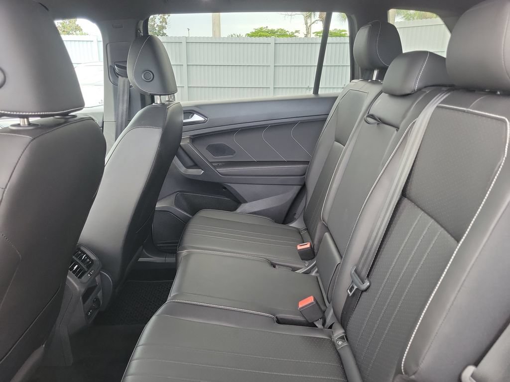 Certified 2023 Volkswagen Tiguan SE R-Line FWD image 16