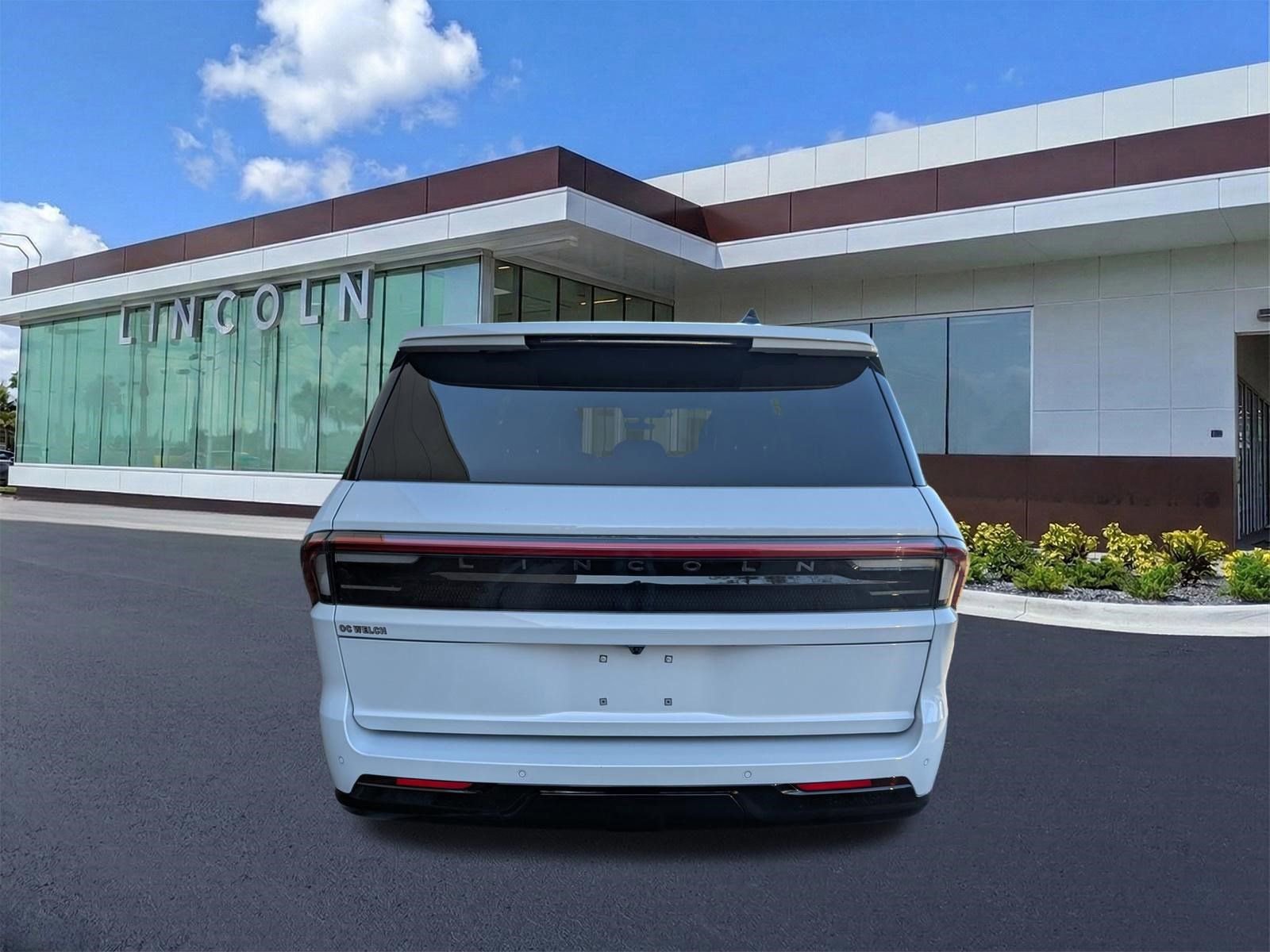 Certified 2025 Lincoln Navigator Black Label image 6