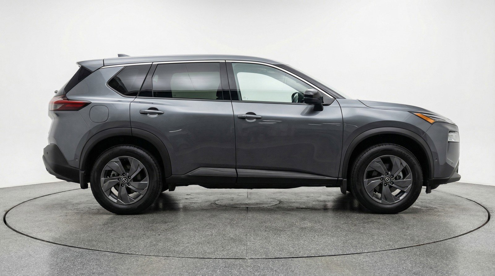 Used 2025 Nissan Rogue SV image 11