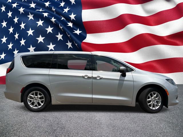 Used 2023 Chrysler Voyager LX FWD image 6