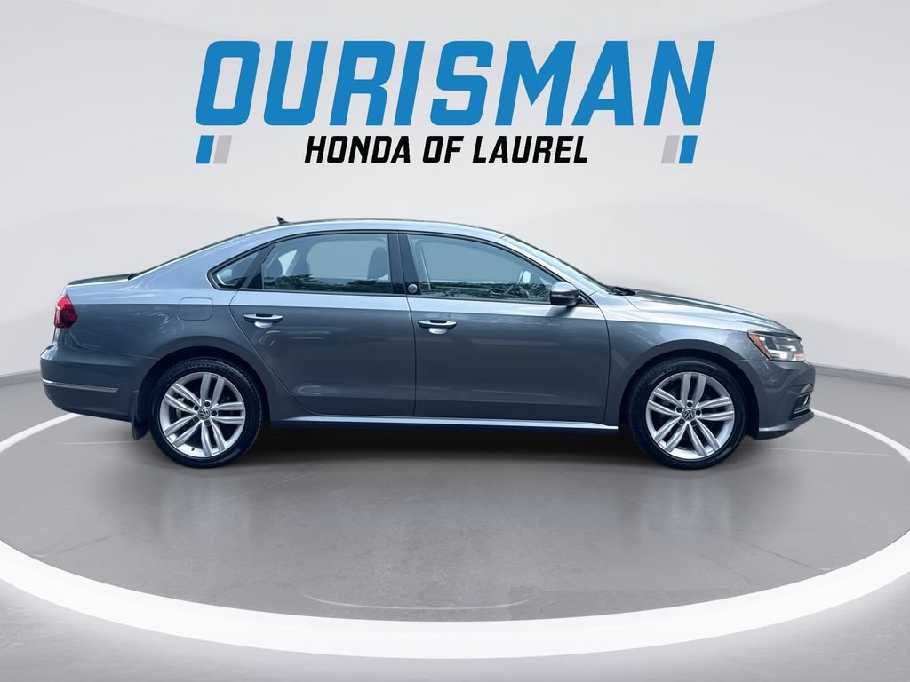 Used 2019 Volkswagen Passat 2.0T Wolfsburg w/ Wheels & Sunroof Package FWD image 9