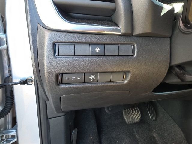 Used 2023 Nissan Rogue SV FWD image 14