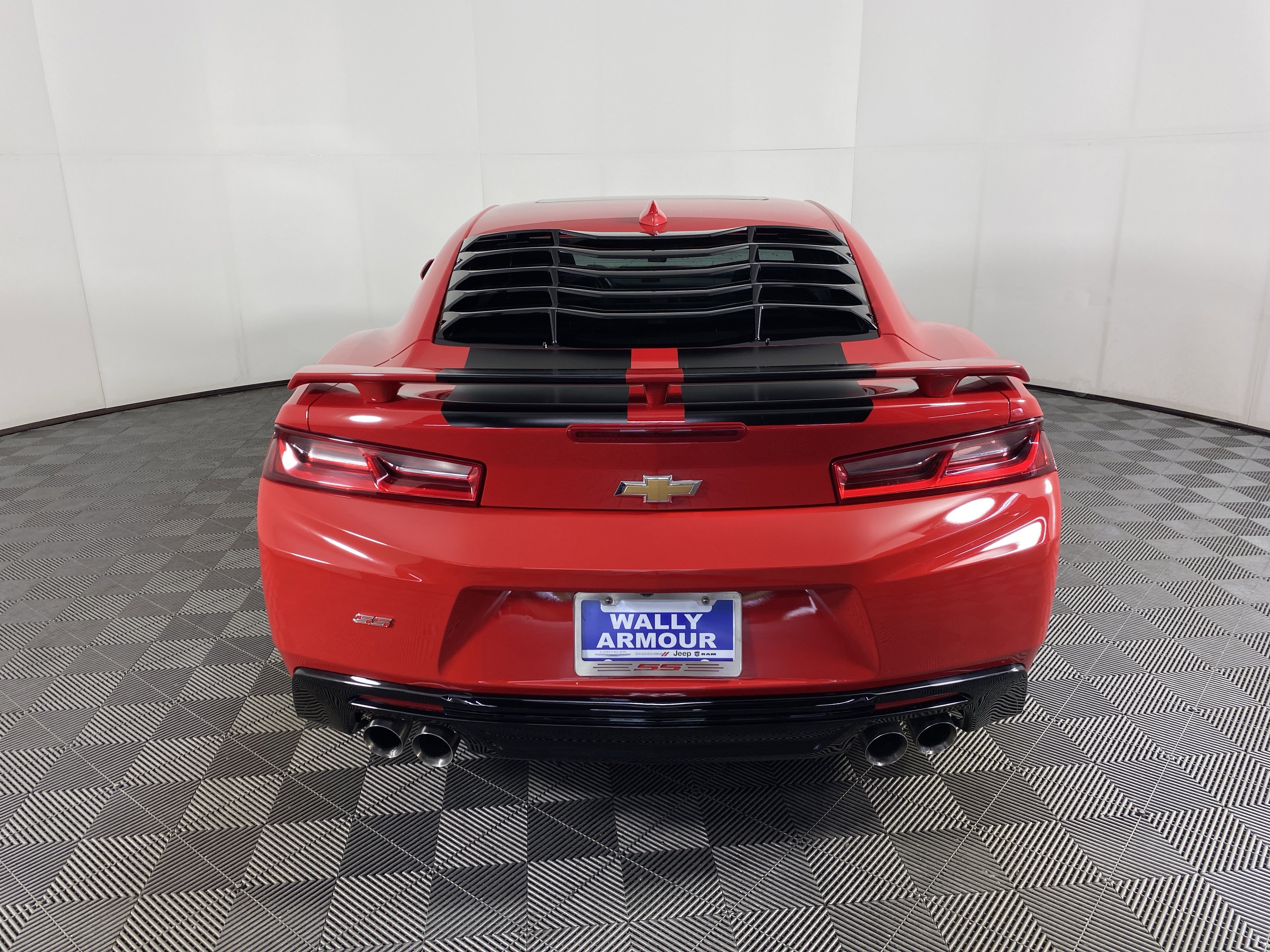 Used 2018 Chevrolet Camaro SS RWD image 8