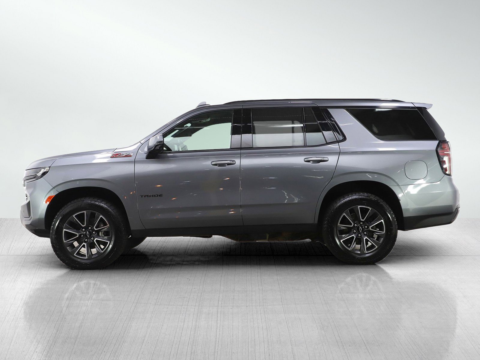 Used 2021 Chevrolet Tahoe Z71 w/ Z71 Off-Road Package AWD/4WD image 2