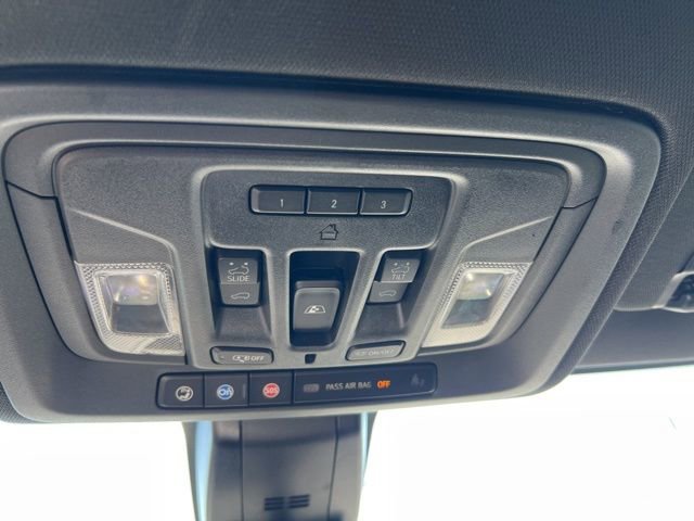 Used 2020 Chevrolet Silverado 3500 High Country image 9