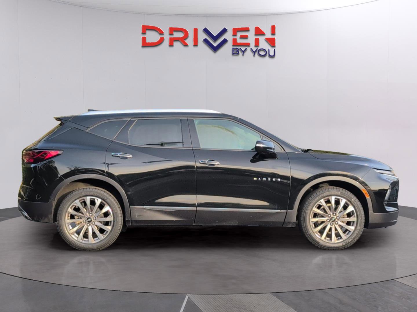 Used 2023 Chevrolet Blazer Premier w/ Driver Confidence II Package image 6