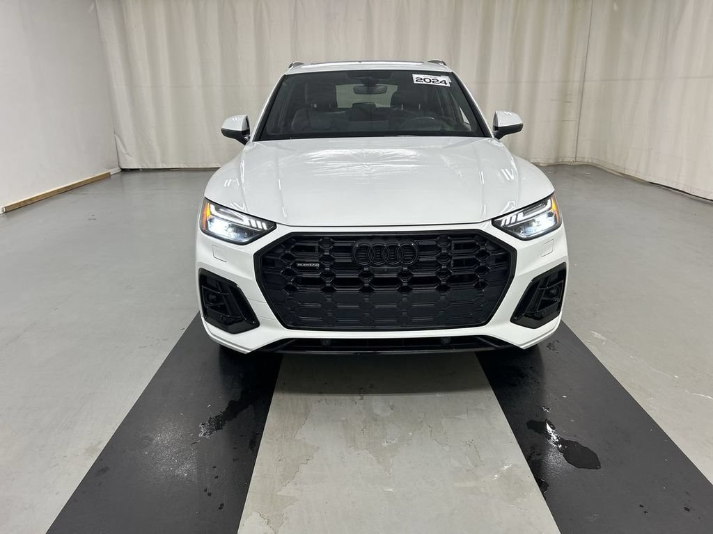 Used 2024 Audi Q5 e Prestige AWD/4WD image 3