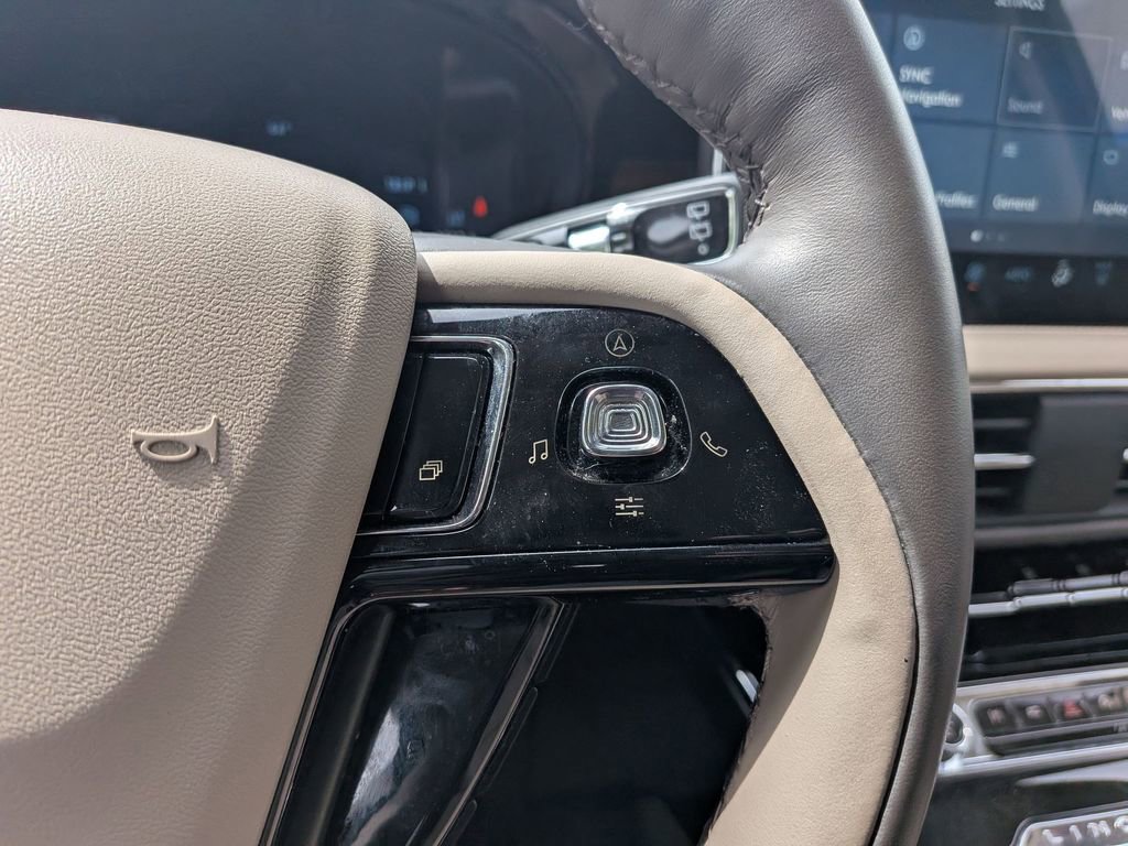 Used 2023 Lincoln Corsair Reserve image 21