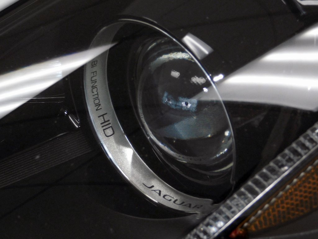 Used 2015 Jaguar F-TYPE R image 24