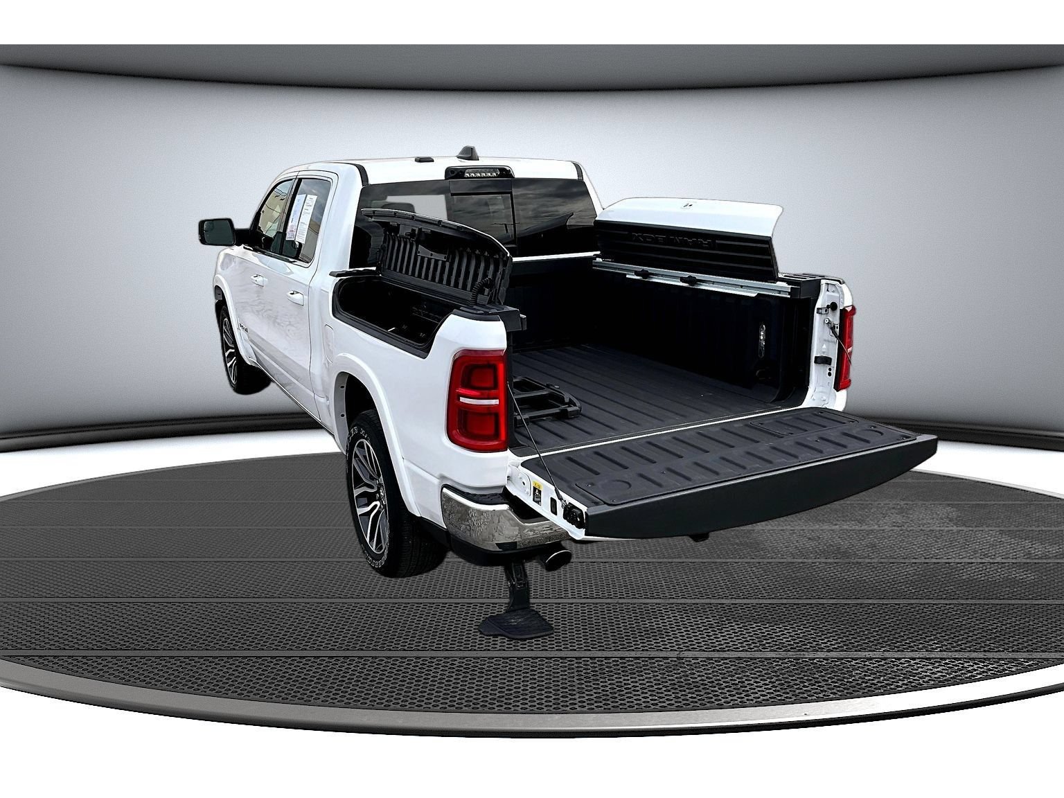 Certified 2025 RAM 1500 Limited AWD/4WD image 41