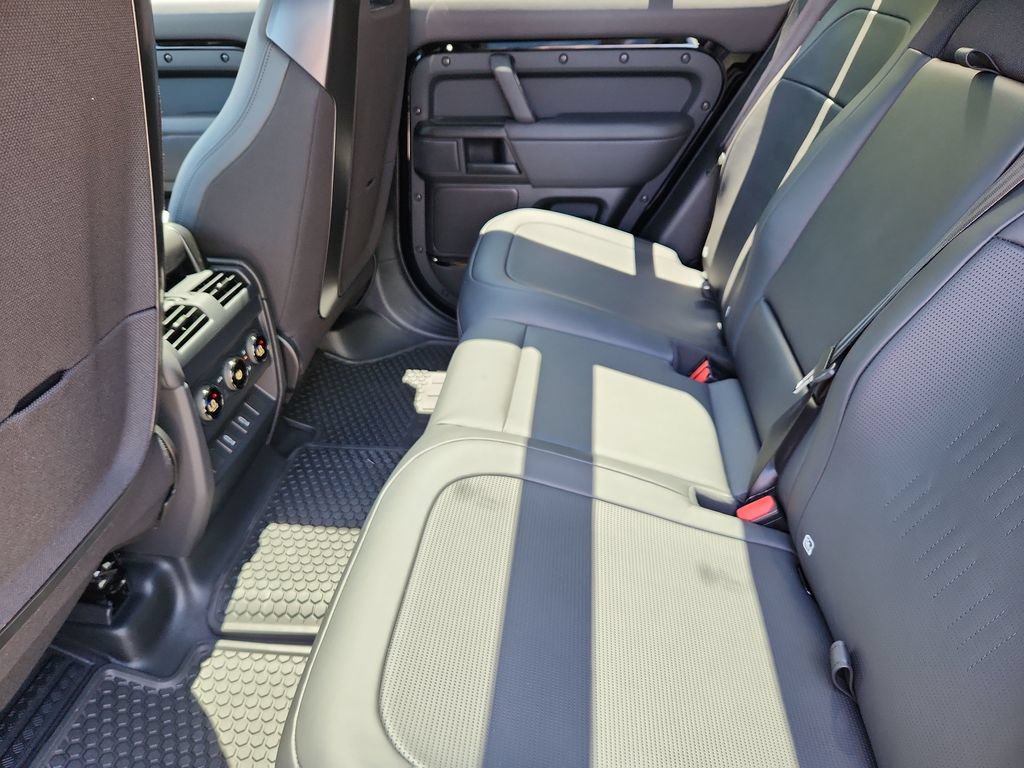 New 2026 Land Rover Defender 110 OCTA AWD/4WD image 5