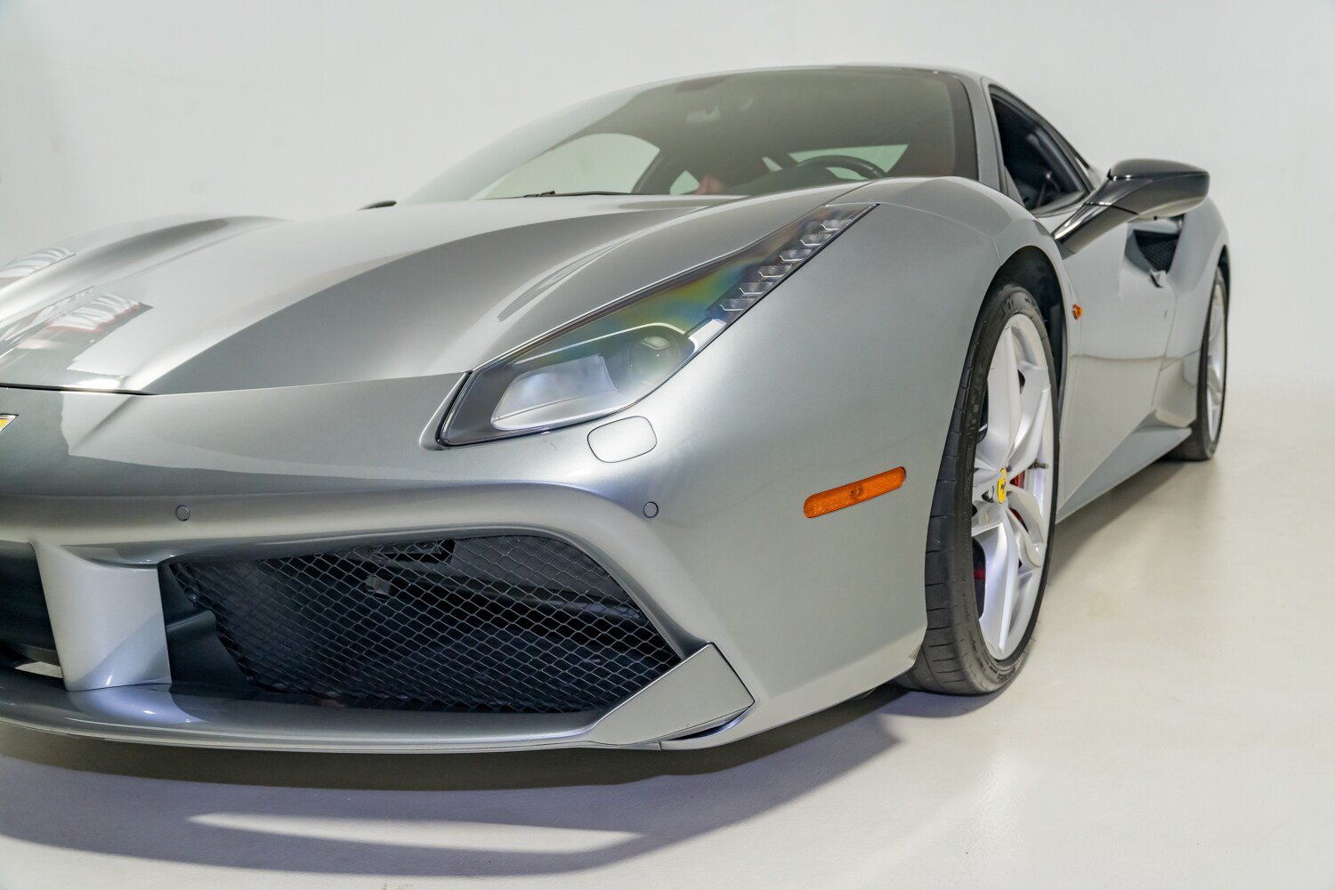 Used 2017 Ferrari 488 GTB RWD image 35