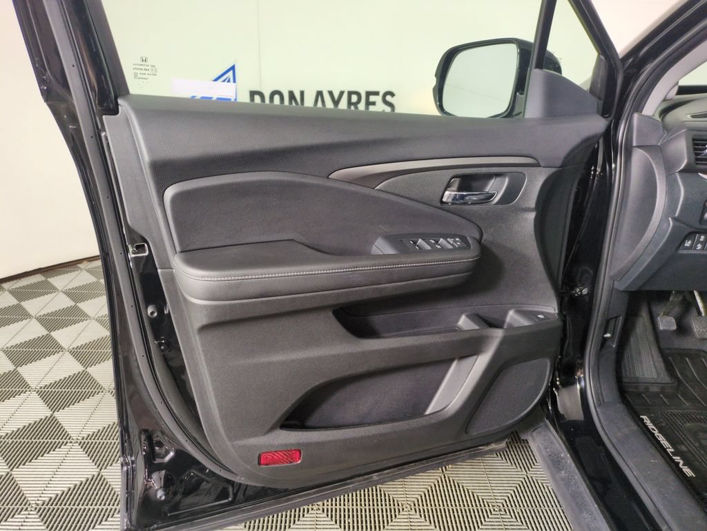 Used 2023 Honda Ridgeline Sport image 10