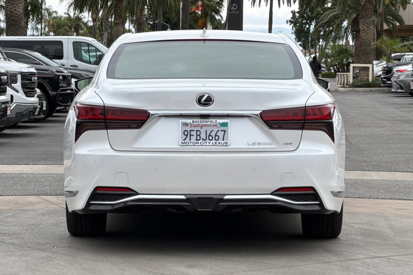 Certified 2023 Lexus LS 500h AWD w/ Luxury Package image 5