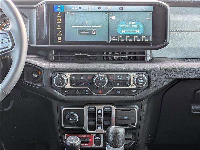 Used 2024 Jeep Wrangler Willys AWD/4WD image 14