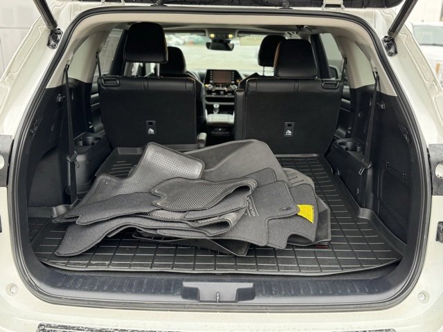 Certified 2020 Toyota Highlander XLE image 46