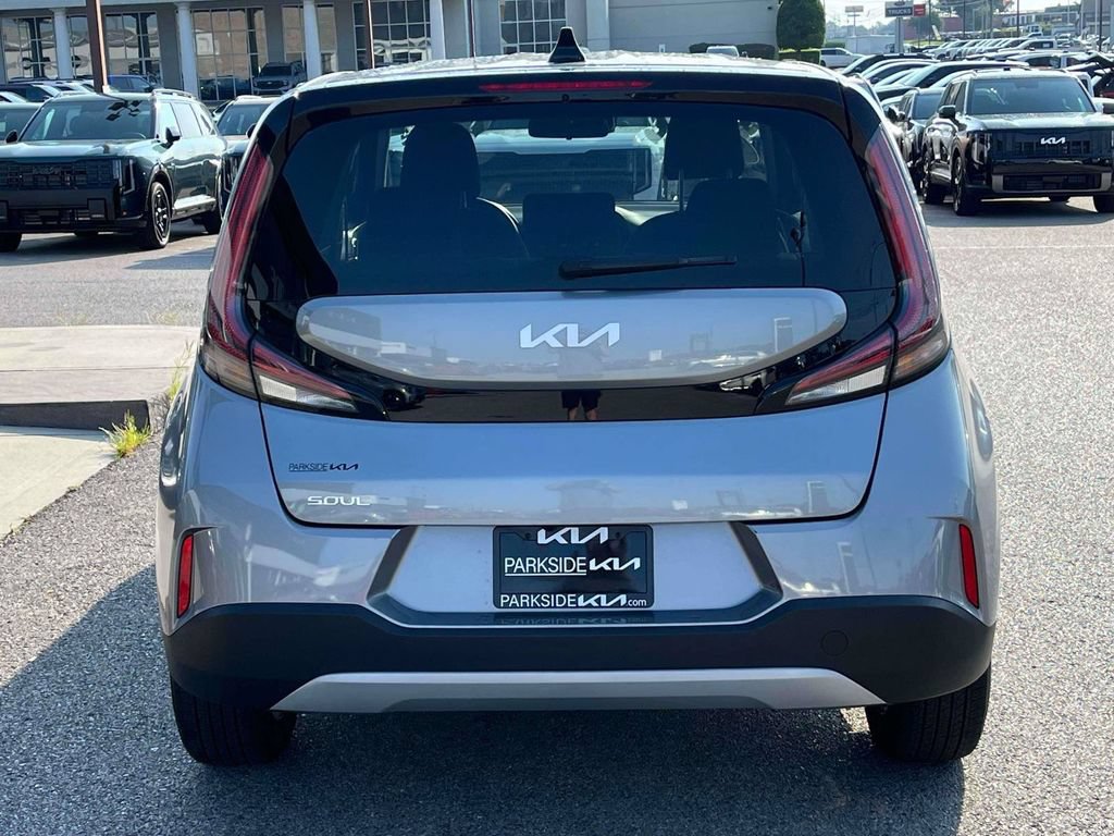 Used 2025 Kia Soul LX w/ LX Technology Package FWD image 27