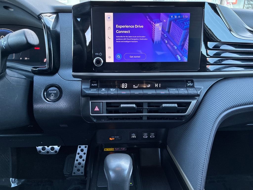 Used 2025 Toyota Camry SE image 18