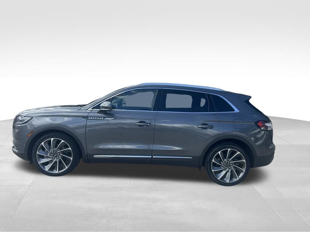 Used 2023 Lincoln Nautilus Reserve w/ Equipment Group 202A image 2