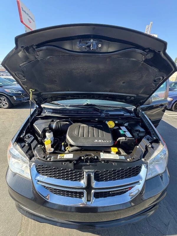 Used 2016 Dodge Grand Caravan SE w/ Quick Order Package 29E SE FWD image 21