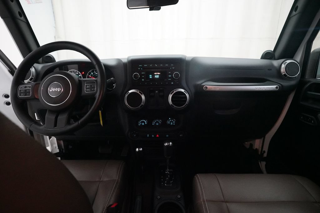 Used 2012 Jeep Wrangler Sahara w/ Connectivity Group AWD/4WD image 5
