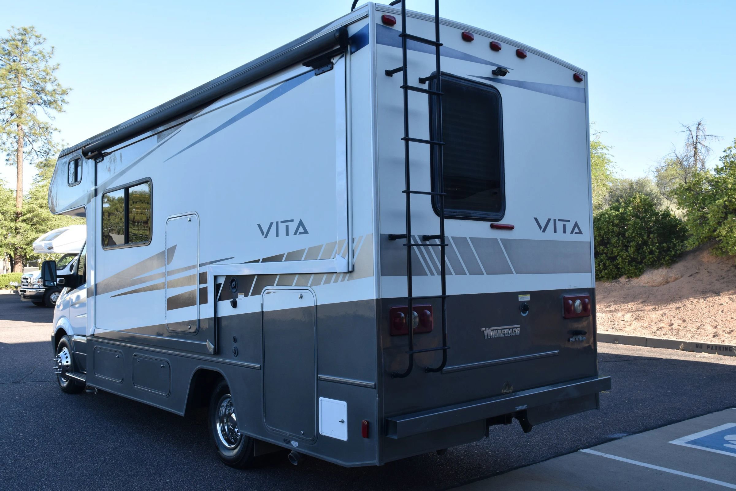 Used 2018 Mercedes-Benz Sprinter 3500 image 6