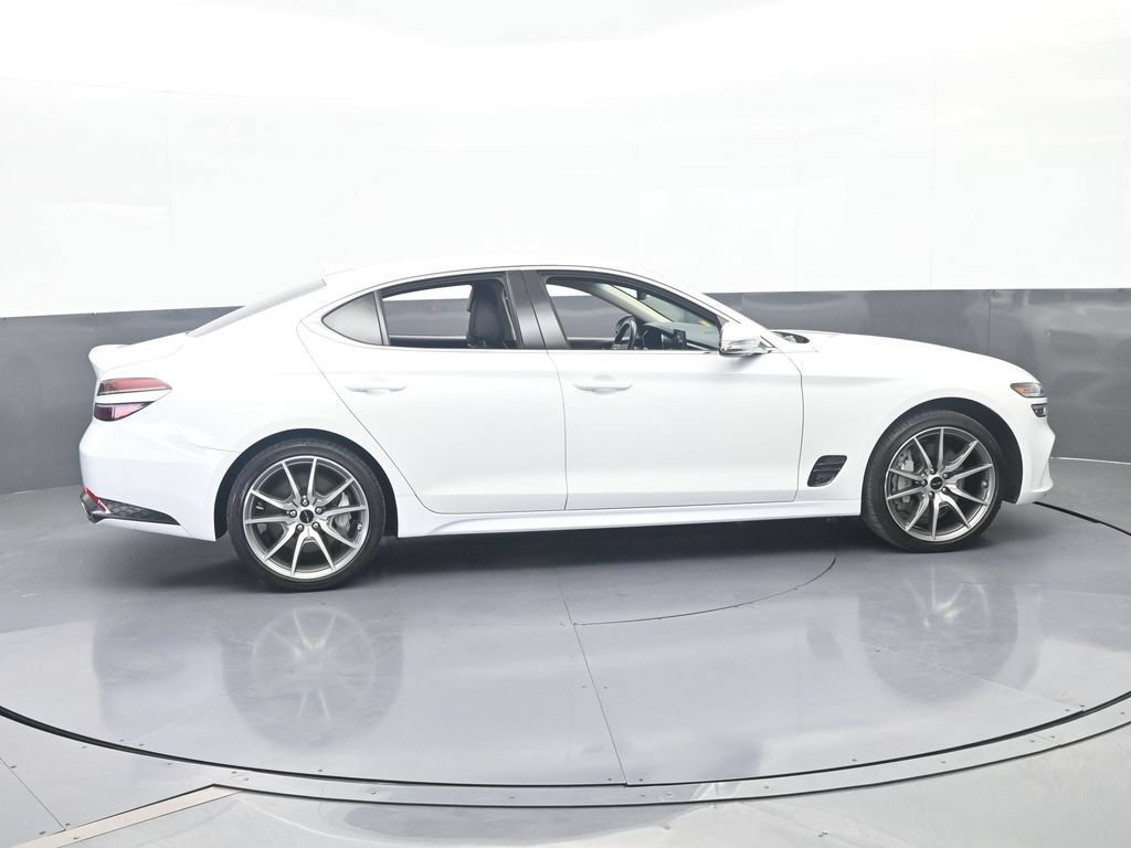 Used 2025 Genesis G70 2.5T RWD image 7