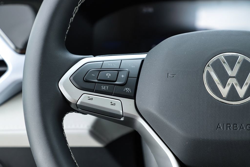 New 2026 Volkswagen Taos SE FWD image 21