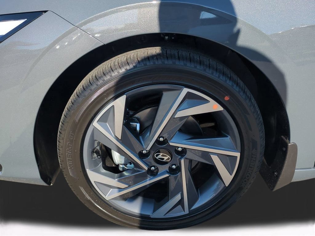 New 2026 Hyundai Elantra Limited FWD image 11