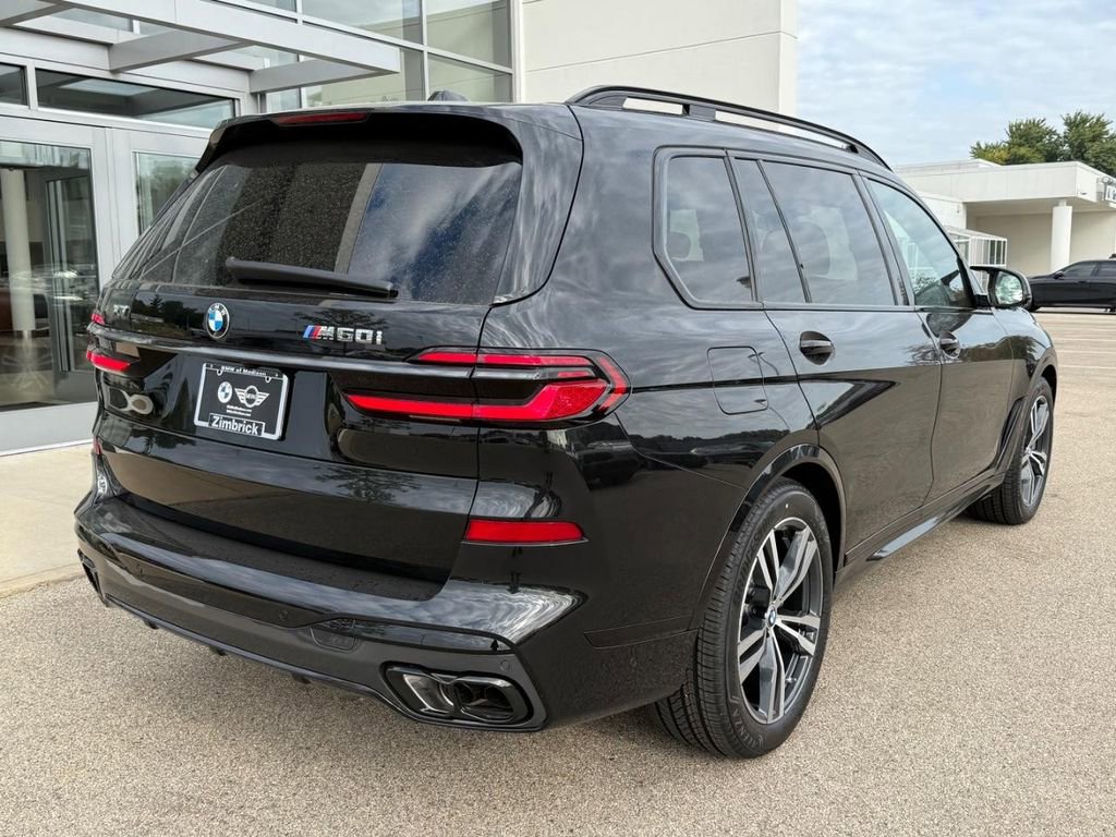 New 2026 BMW X7 M60i image 3