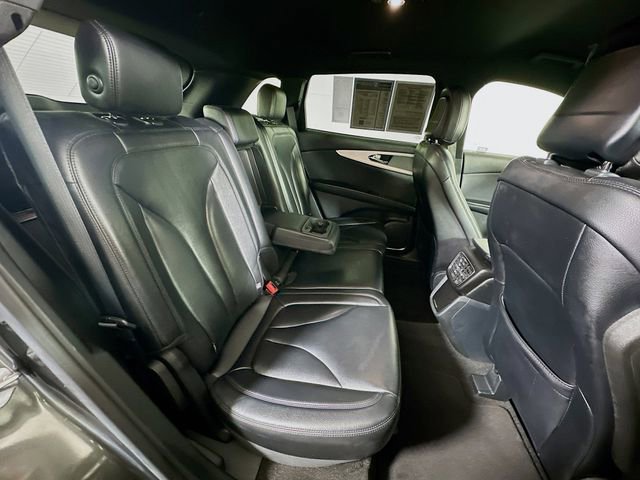 Used 2020 Lincoln Nautilus Premier image 27