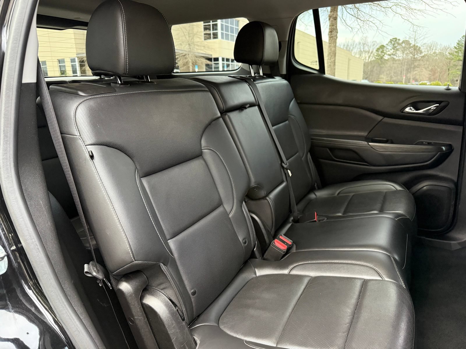Used 2023 GMC Acadia SLT FWD image 40