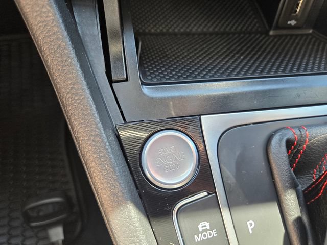 Used 2017 Volkswagen GTI SE FWD image 21