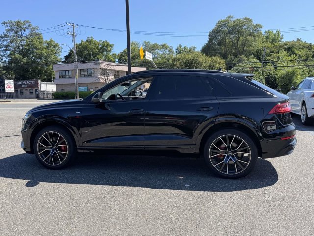 Used 2023 Audi Q8 Premium Plus w/ Premium Plus Package AWD/4WD image 3