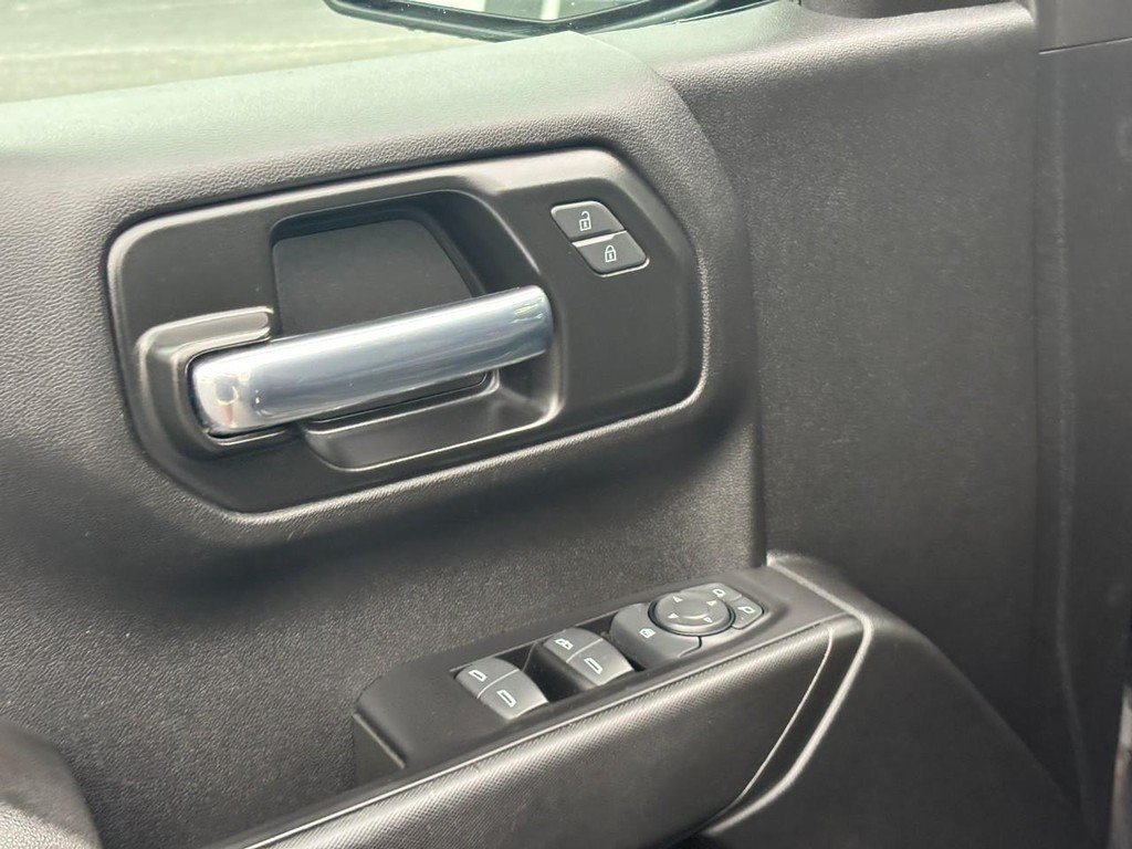 Used 2022 Chevrolet Silverado 1500 Custom w/ Safety Confidence Package RWD image 16