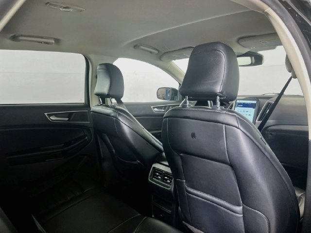 Used 2024 Ford Edge SEL AWD/4WD image 9
