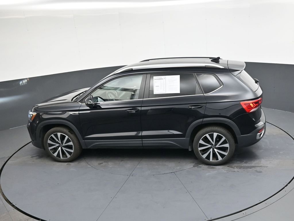 Used 2024 Volkswagen Taos SE image 33