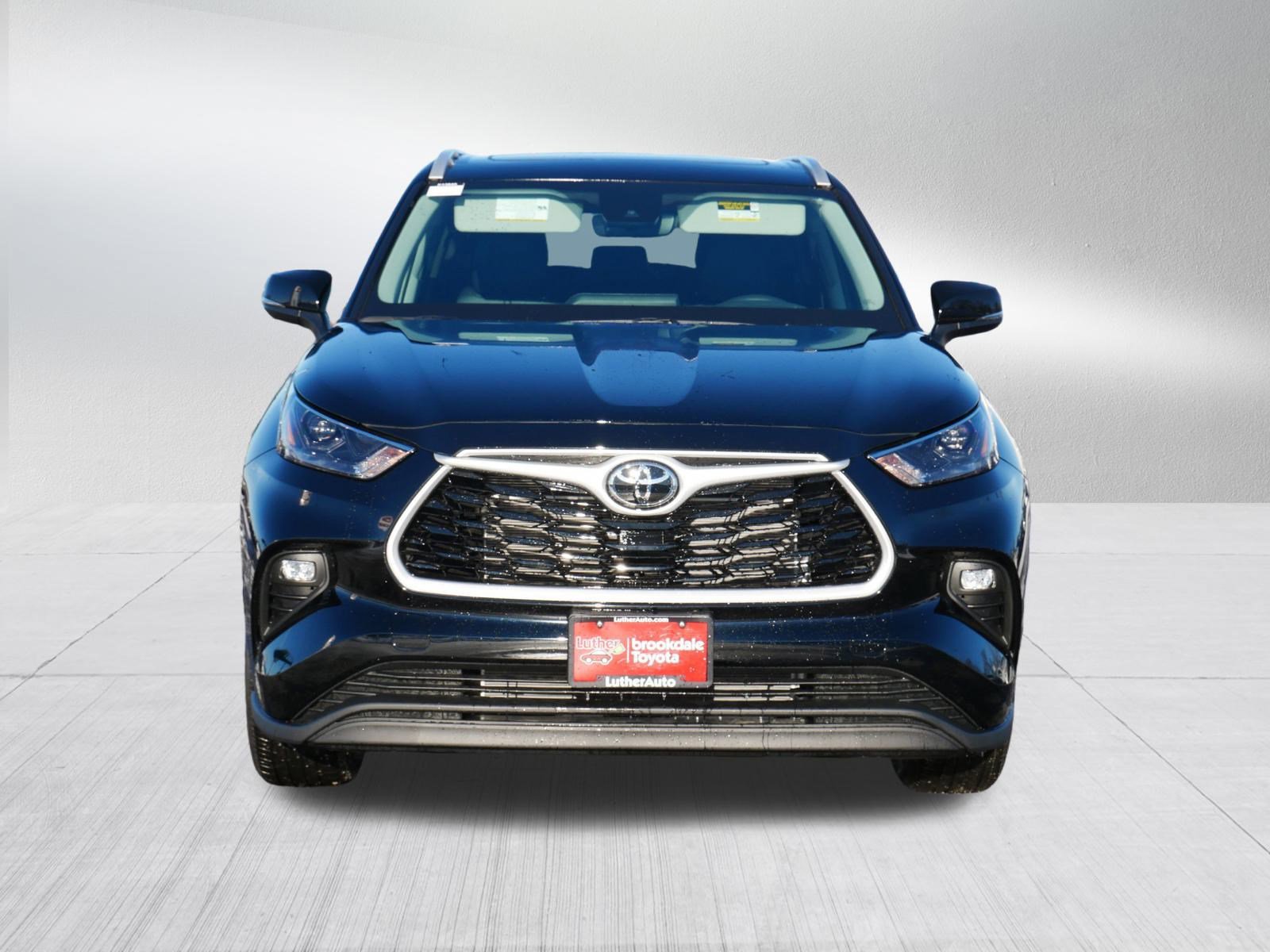 Certified 2026 Toyota Highlander XLE video 2