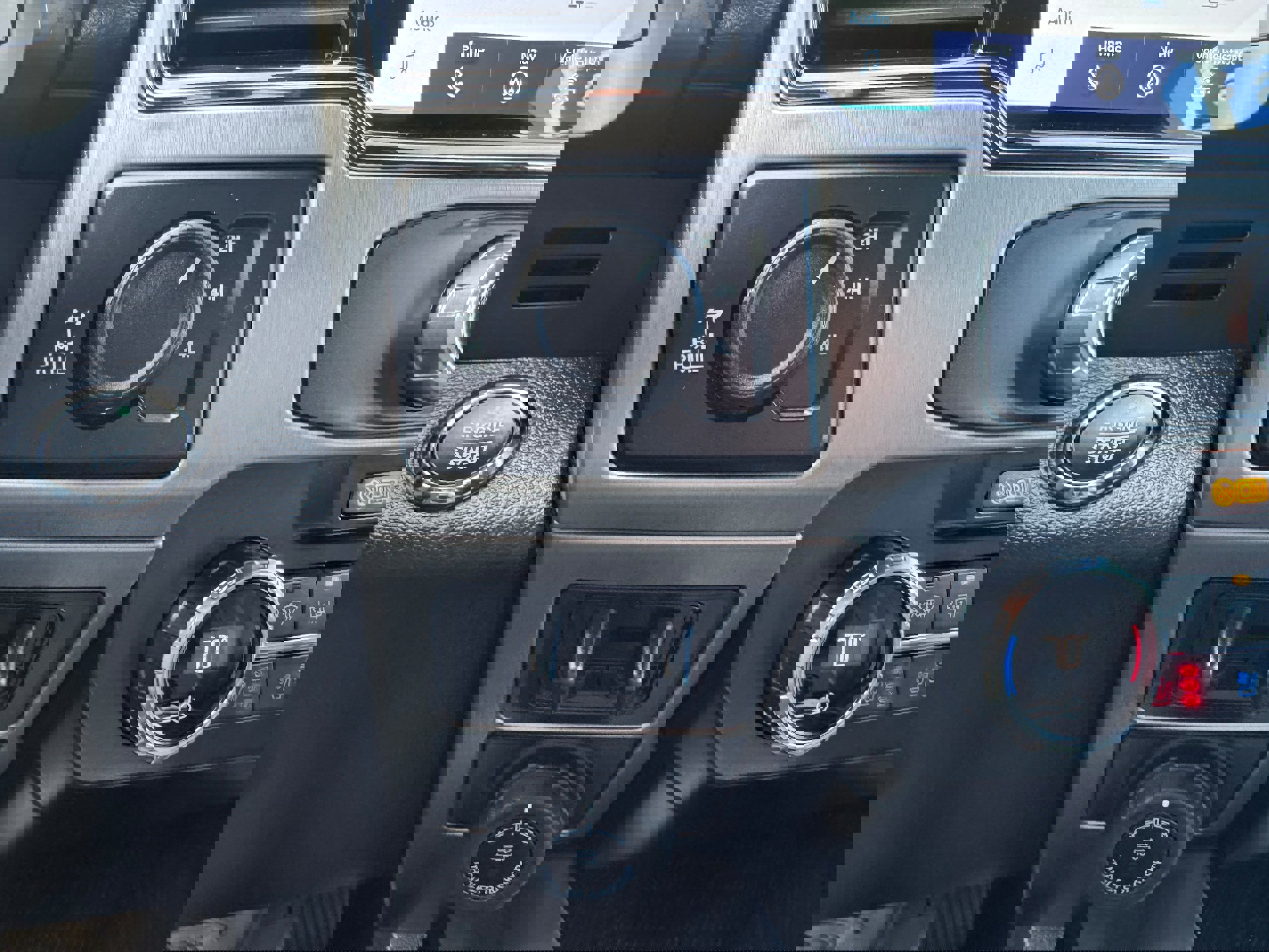 Used 2022 Ford F350 Platinum w/ FX4 Off-Road Package AWD/4WD image 20