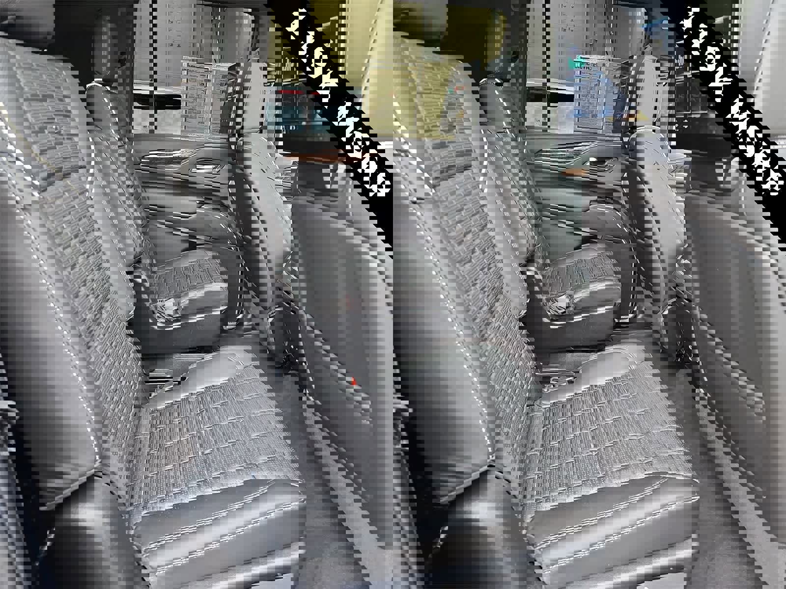 Used 2024 Cadillac Escalade ESV Sport Platinum image 17