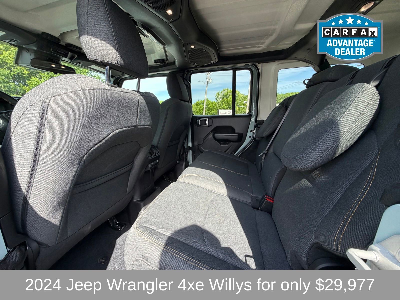 Used 2024 Jeep Wrangler Unlimited AWD/4WD image 10