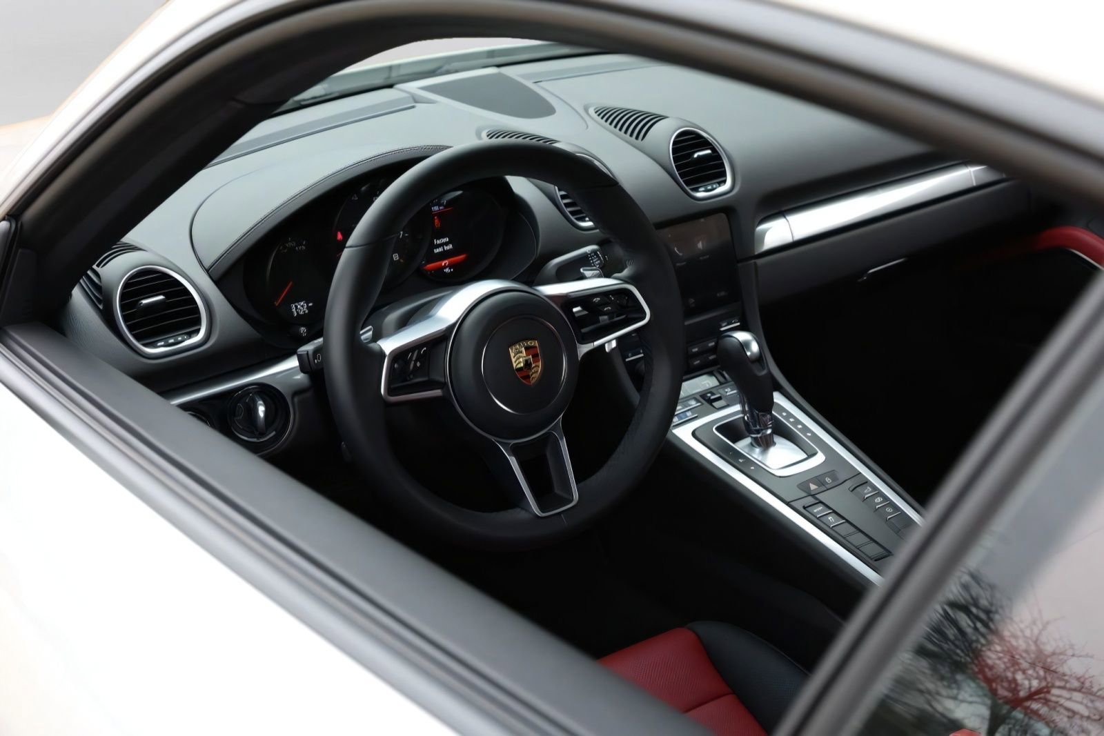 Used 2025 Porsche 718 Cayman RWD image 27