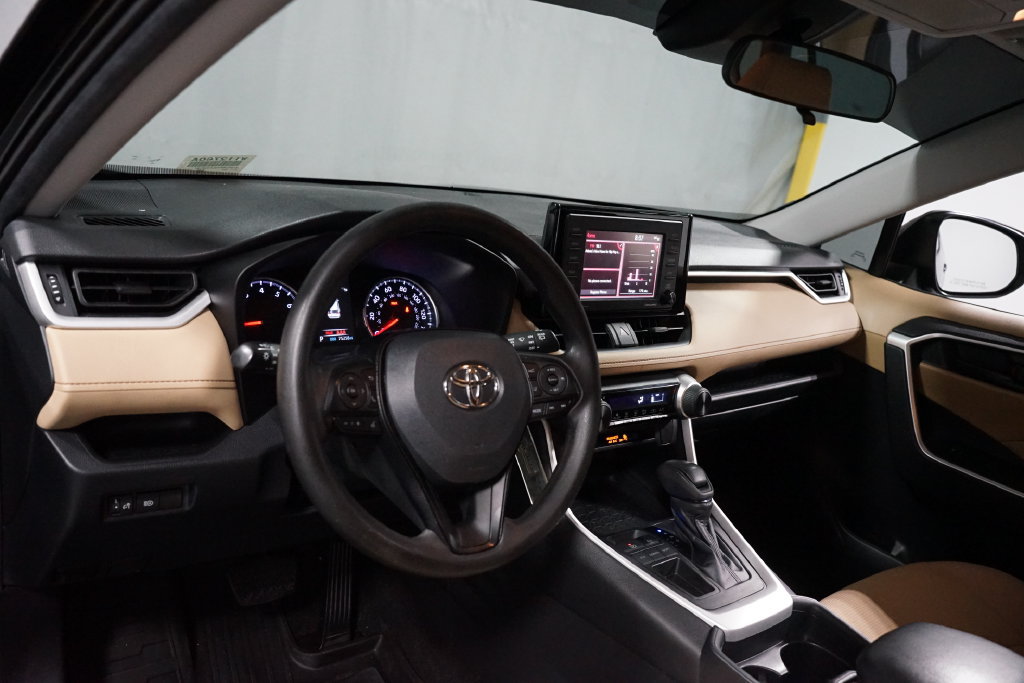 Certified 2020 Toyota RAV4 LE FWD image 11