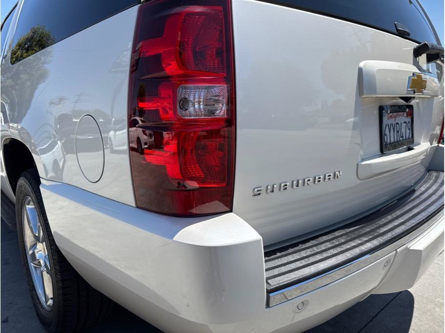 Used 2013 Chevrolet Suburban LTZ RWD image 47