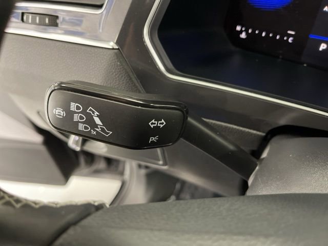 Used 2023 Volkswagen Tiguan SE w/ Panoramic Sunroof Package AWD/4WD image 19