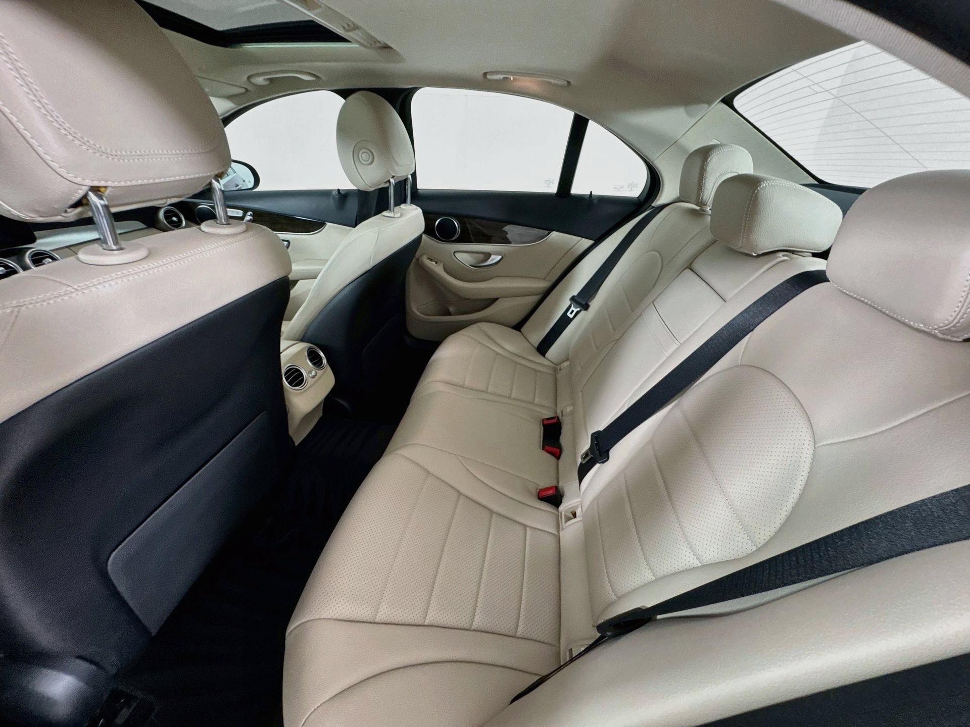 Used 2019 Mercedes-Benz C 300 Sedan image 26